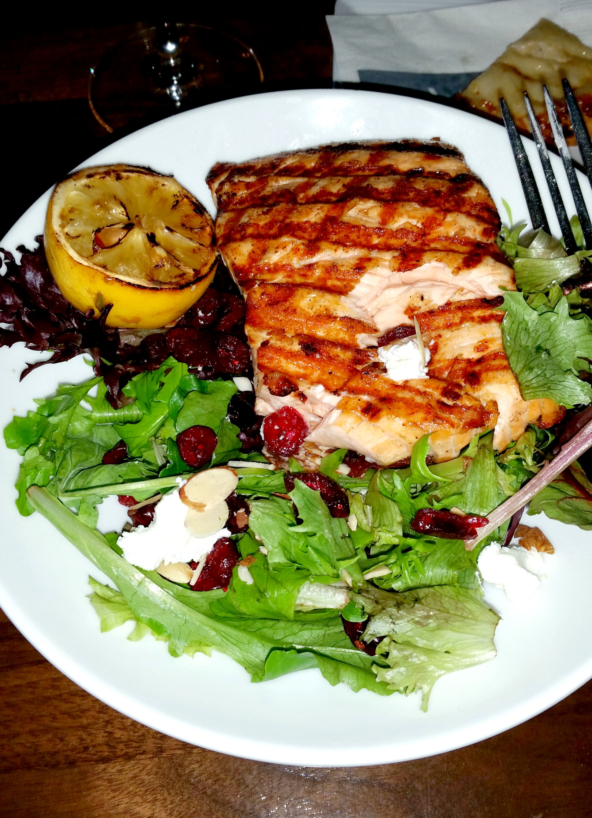 grilled salmon salad
